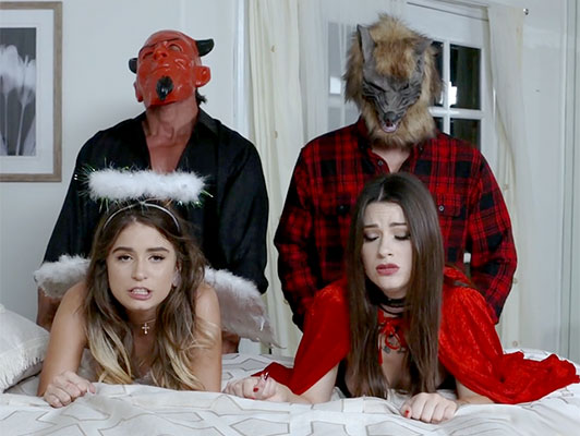 Imagen cuarteto sexual de dos ninas adolescentes follada por sus padres disfrazados en hallowen