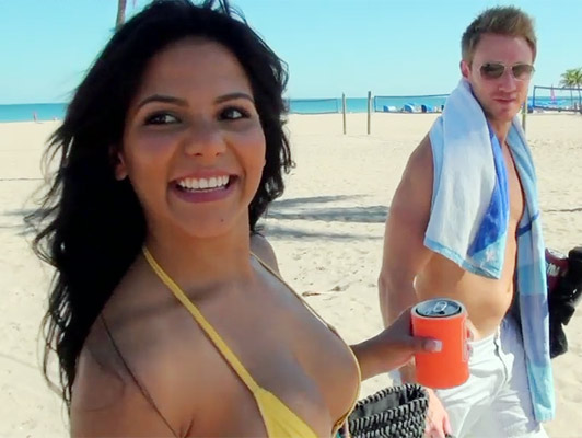 Imagen Milf con un gran culo en la playa, cogido en el hogar recibe una corrida en su culo