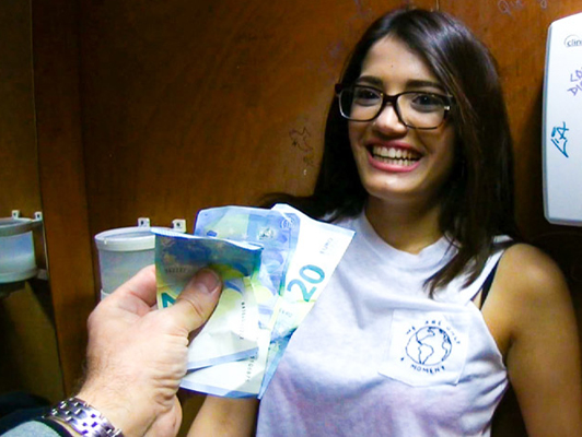 Imagen nena española Penélope Cum follada por dinero en la biblioteca