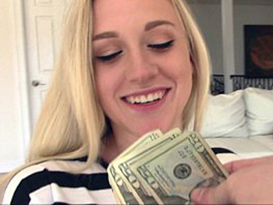 Imagen rubia cachonda seducido y follada por dinero