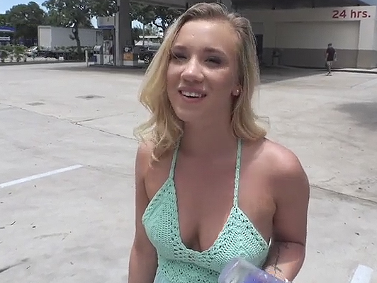 Imagen chica desconocida follando por dinero en la calle