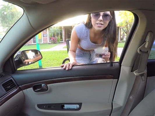 Imagen Bus Stop bebé se acuesta y GoPro