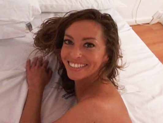 Imagen Precious muchacha argentina goza de una penetración anal doble en una doble penetración