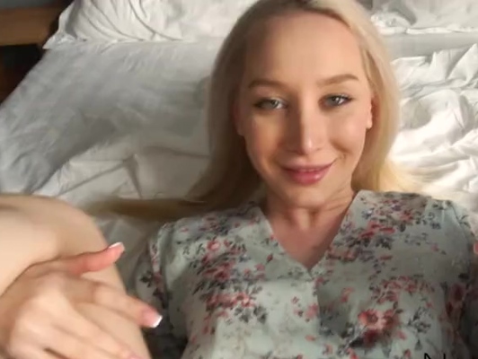 Imagen Folla a una chica rubia con ojazos en hotel