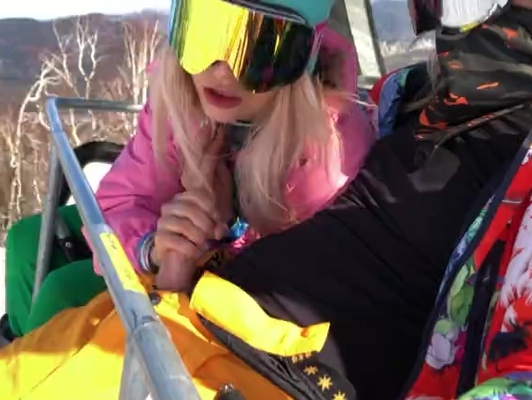 Imagen Mamada en el telesilla de la pista de esquí