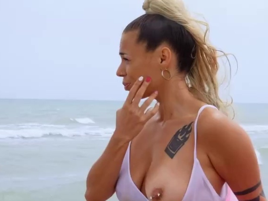 Imagen Playa follando a rubia tetona