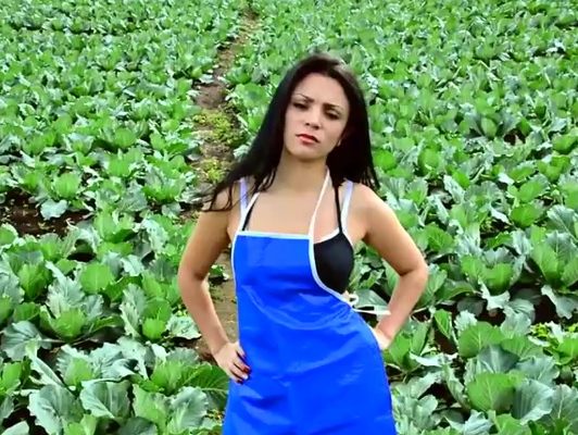 Imagen Latina caliente una granjera bien puta